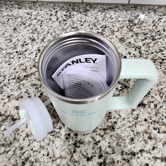 NWT Stanley 30 oz Quencher in Mist - Picture 4 of 7